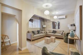 Apartment Center of Paris by Studio prestige